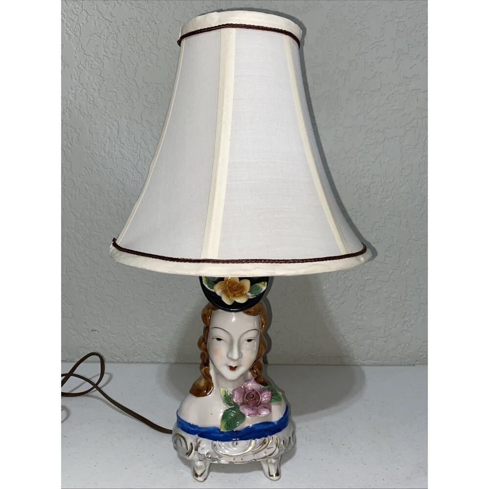 Vintage Made In Occupied Japan Ceramic Head Face Vanity Boudoir Lamp With Shade